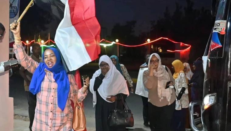 اكتمال وصول كوادر وزارة الصحة الاتحادية العاملين في فترة الطوارئ  إلى مقر الوزارة بالخرطوم