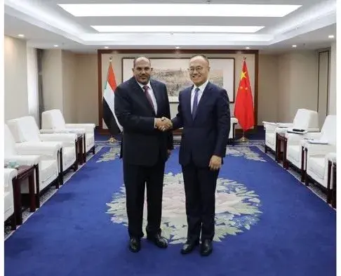 سفير السودان لدى الصين يلتقي مدير الوكالة الصينية   للتعاون الإنمائي