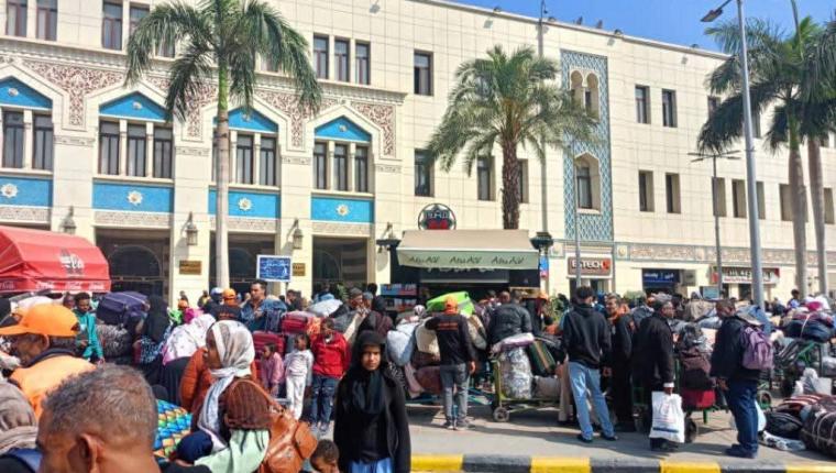 سفير السودان بالقاهرة يشارك في وداع دفعة جديدة من العائدين اختياريا إلى أرض الوطن