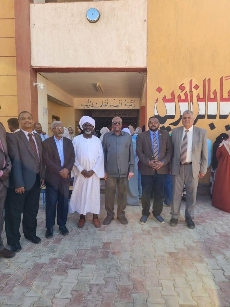 القنصلية العامة بأسوان بين قطارات عودة المخابرات   وامتحان الشهادة