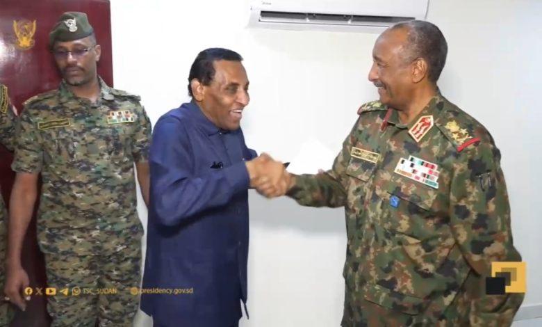 البرهان يبحث مع كامل إدريس خطة إعادة إعمار الخرطوم