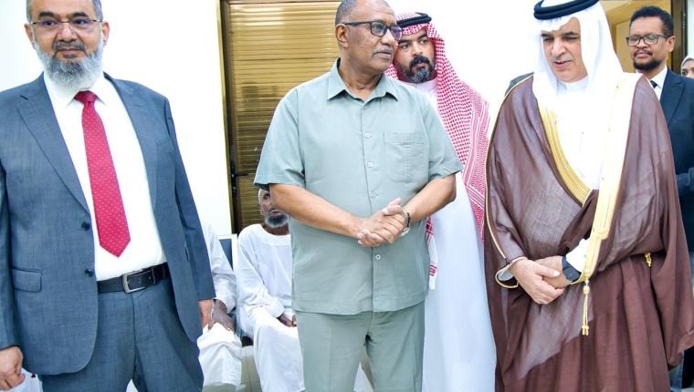 والي البحر الأحمر يرحب بسفير خادم الحرمين الشريفين