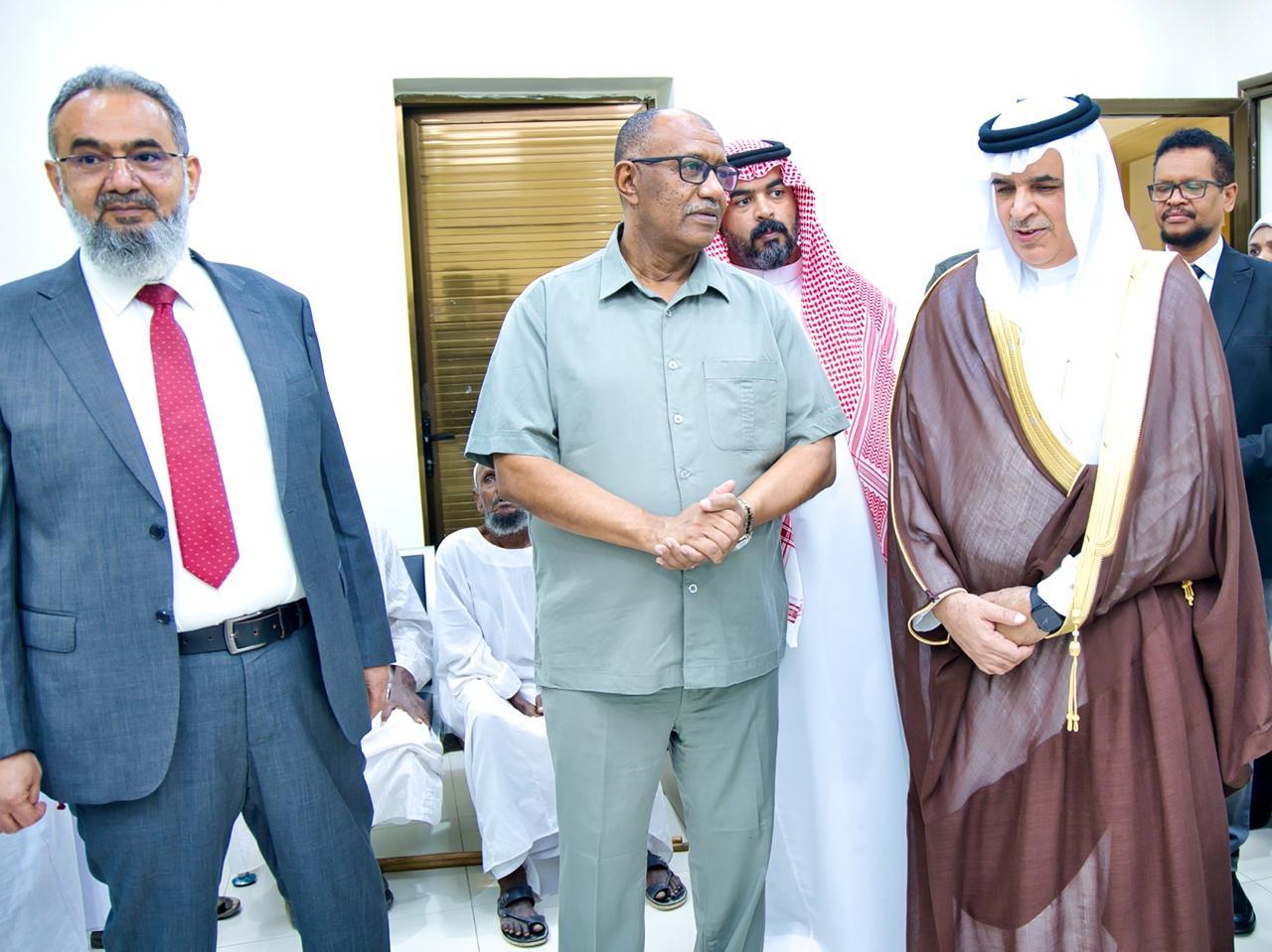 والي البحر الأحمر يرحب بسفير خادم الحرمين الشريفين