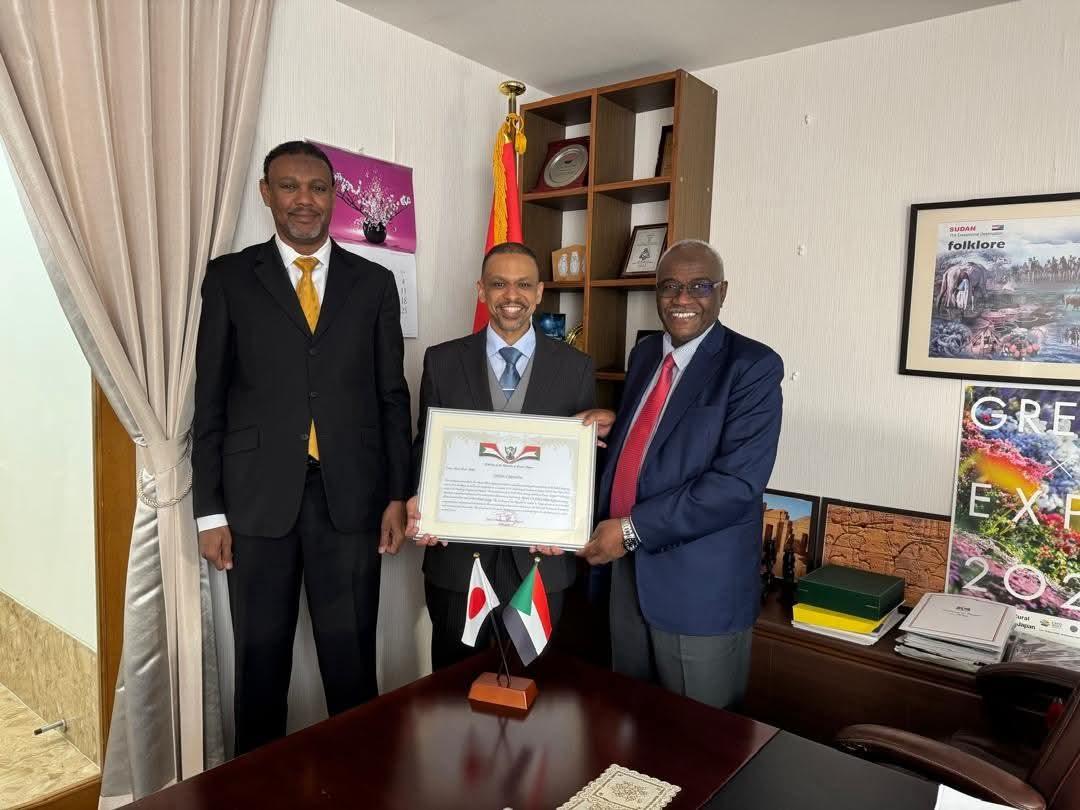 سفير السودان في اليابان يستقبل الدكتور ياسين محمد إبراهيم إدريس أحد أبرز الكوادر السودانية المقيمة باليابان