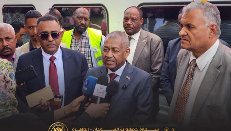 مصطفى ابوالعزائم بعد ومسافة