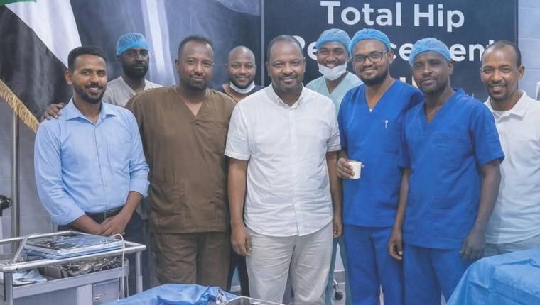 نجاح أول عملية استبدال كامل لمفصل (المخروقة)مستشفى التهامي شندي