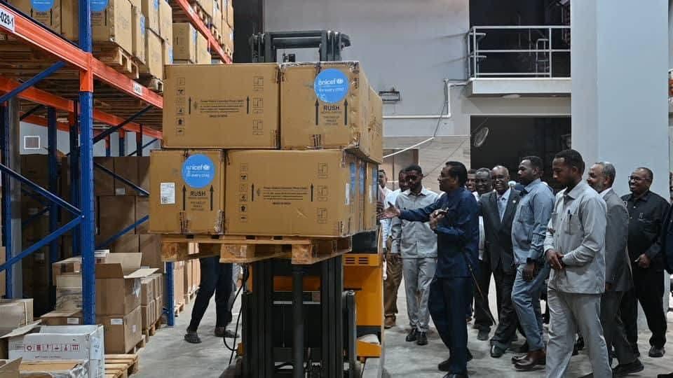 رئيس الوزراء  يتفقد وزارة الصحة ومرافقها الطبية والصحية   الخرطوم- متابعات طريق الحرير