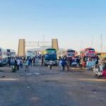 حركة النقل بالمعبر تمضي بصورة طبيعية وانسيابية في ترحيل العائدين ضمن برامج العودة الطوعية