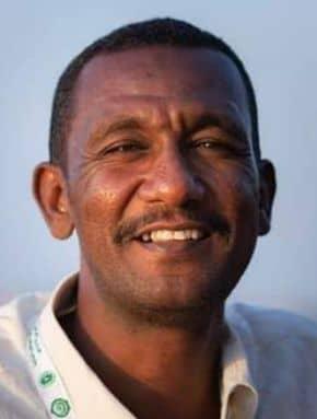 سيدة تشعل الود جوًا  محمد السر عبدالرحمن