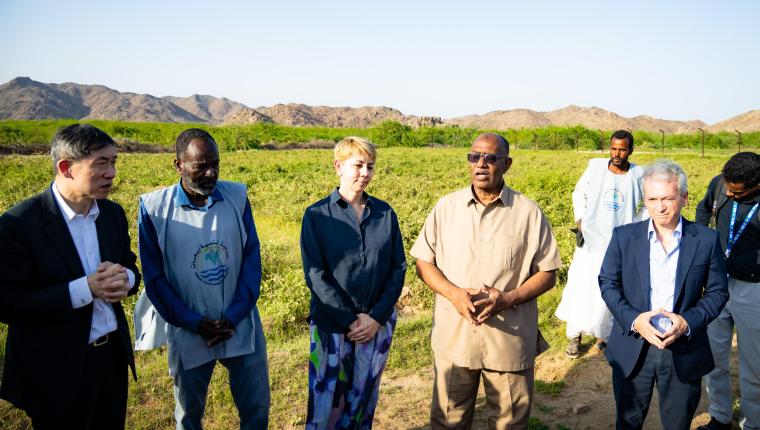 والي البحر الأحمر ومساعد مدير "الإنمائي" يتفقدان مشروعات التعافي في أربعات ويؤكدان الالتزام بدعم الإنتاج