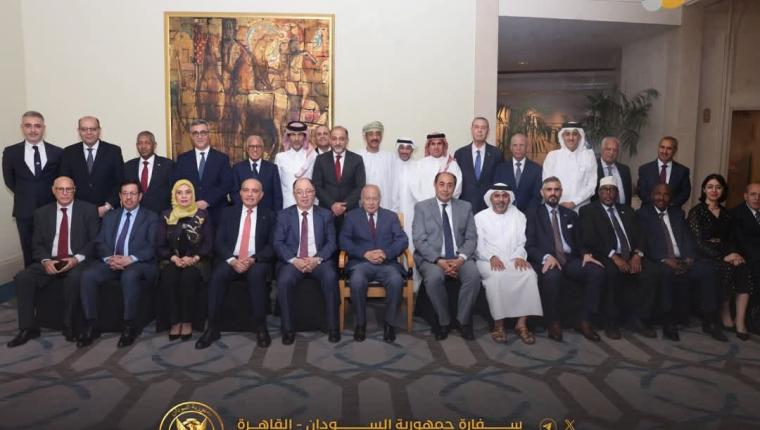 مندوب السودان الدائم لدى جامعة الدول العربية يشارك في مأدبة غداء لتوديع معالي الأمين العام لجامعة الدول العربية