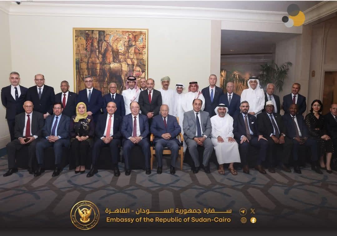 مندوب السودان الدائم لدى جامعة الدول العربية يشارك في مأدبة غداء لتوديع معالي الأمين العام لجامعة الدول العربية