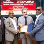 والي البحر وبورتسودان تودع السفير المصري