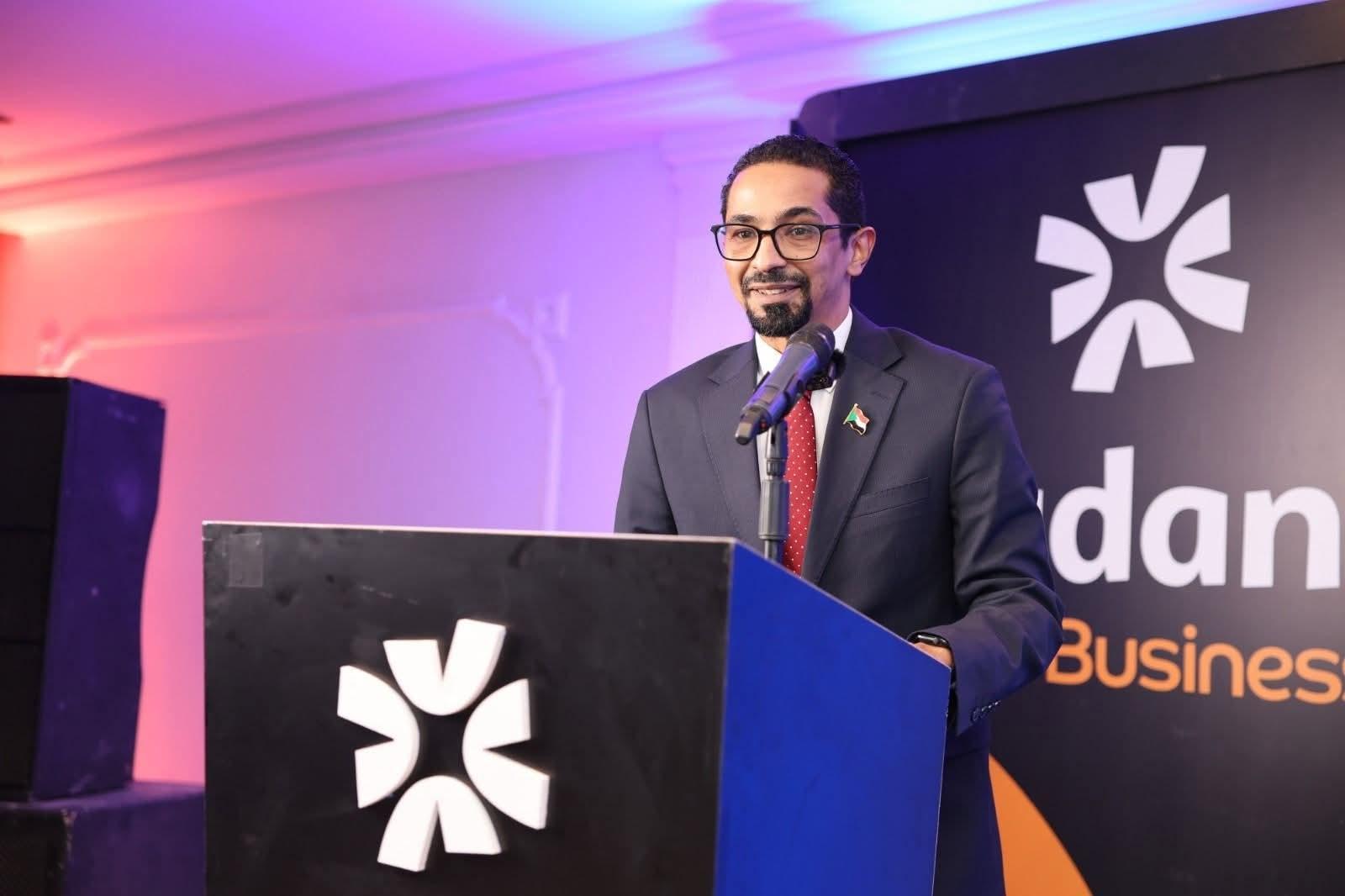 وزير الاتصالات يشيد بالبنية  التحتية والارضية الصلبة   لـ(سوداني)