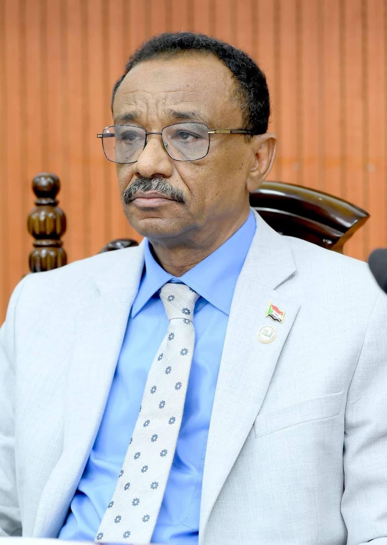 البروفيسور أحمد مضوي موسى أبرز العلماء السودانيين في مجال طب المناطق الحارة والأمراض المعدية