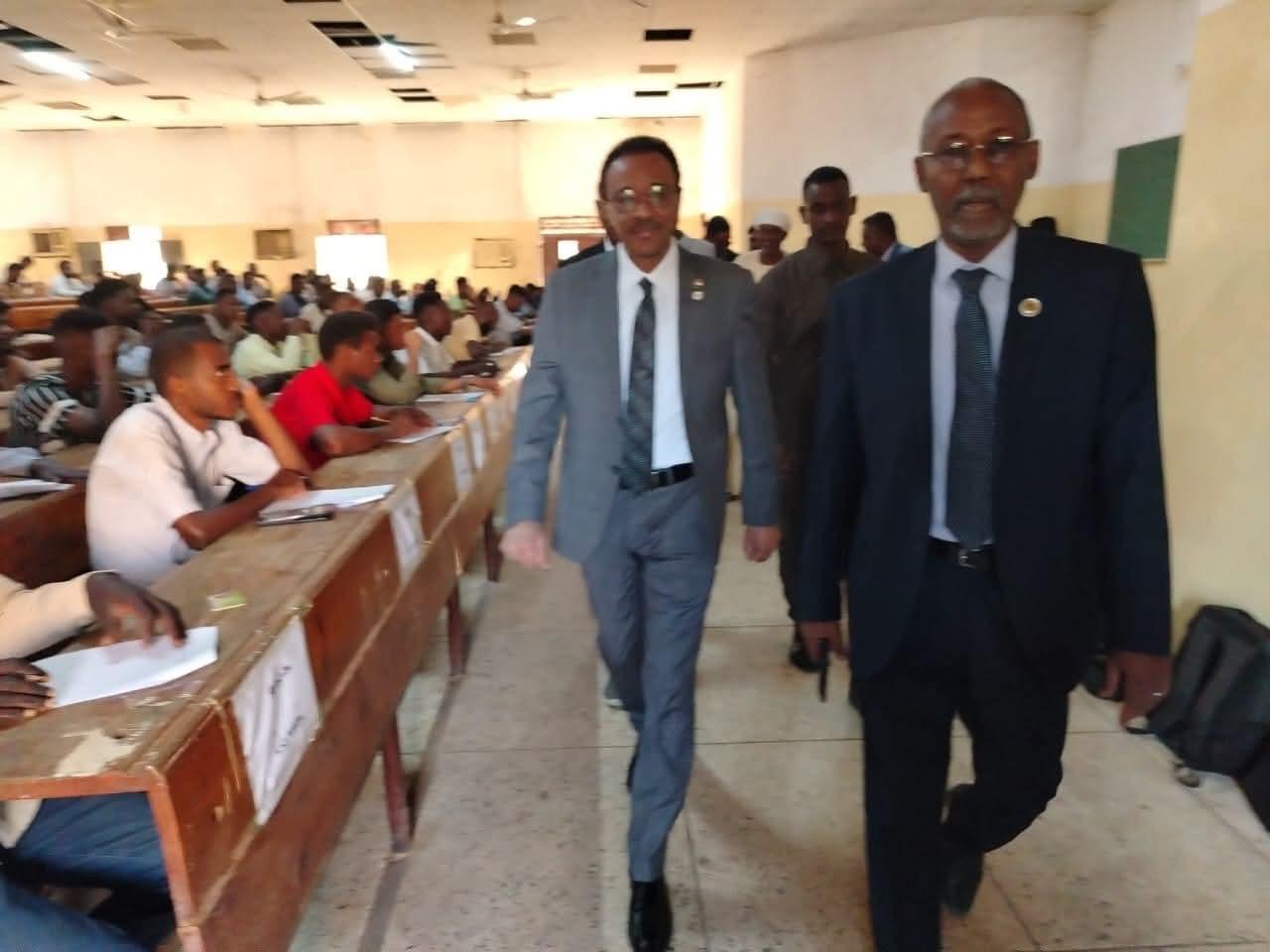 اكثر  من 7000 طالب وطالبة يجلسون للامتحانات