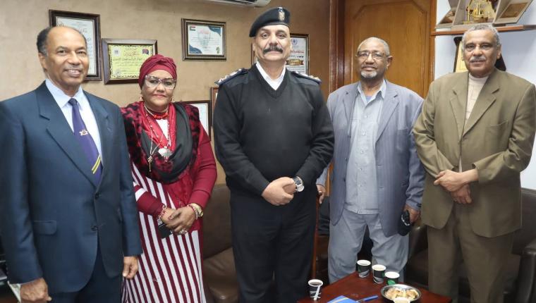 وفد مشترك من منظمة أطباء السودان و مركز خبراء وادي النيل للدراسات يكرمون قيادة أمنية استثنائية في إدارة جوازات الجيزة بمصر  القاهرة – متابعات