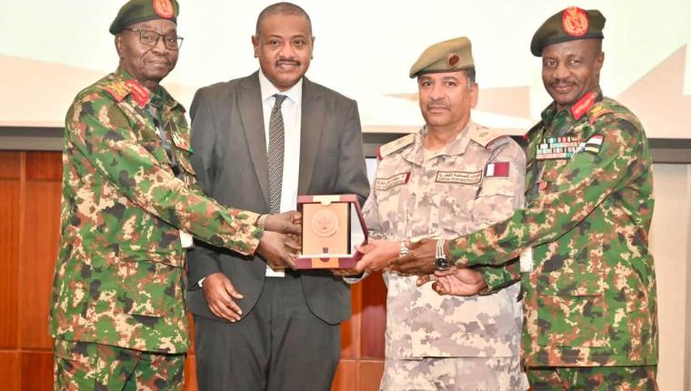 تكريم قطري مستحق لاعلامي سوداني متميز