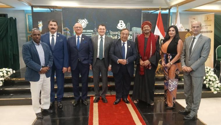 بحضور محافظ الشرقية الأشموني والفاتح صالح إدريس الفكي .. «AFASU»  يمنح «دايموند لاند» الجائزة الذهبية