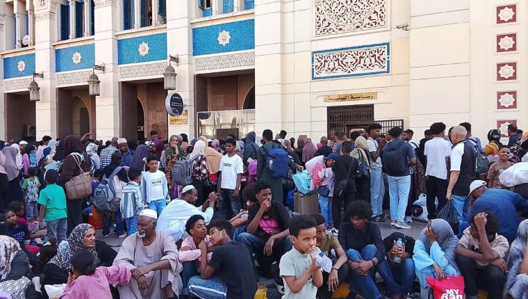 لجنة الأمل تجني اليوم ثمار جهودها  وداع 1200 عائدا للوطن بإبتسامة عريضة