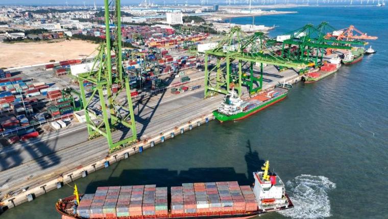 طريق الحرير البحري يعزز التكامل بين الموانئ والشحن والتجارة